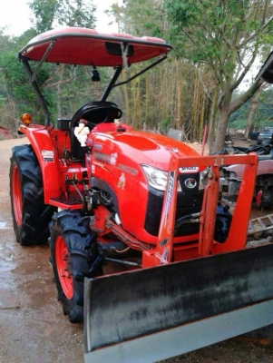 รถไถ KUBOTA L3608 (ราคา300,000บาท) สภาพ 90\%พร้อมใช้งานรถสวยสภาพเดิมๆ พร้อมอุปกรณ์ 2 รายการ ผานดันหน
