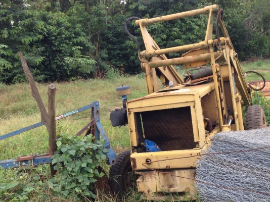 ขายรถตัก สภาพสวยพร้อมใช้ ติดต่อคุณ อ๊อฟ พิจิตร 086-737-9991