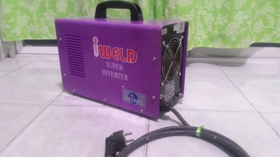 ตู้เชื่อมอินเวอร์เตอร์ IWELD MMA 200 สภาพดีพร้อมใช้งาน มีสายเชื่อมยาวๆแถมไปให้ด้วยครับ