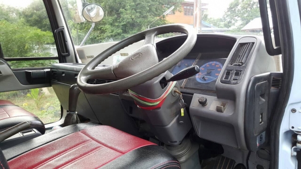 ขาย 6 ล้อตู้แห้ง 3 บาน ยาว 5.50 เมตร HINO FC4J ปี 44 คัสซีสวยตลอดเส้น เครื่องดี เบรคทิฟฟี่ ยางเต็ม ทะเบียนเต็มพร้อมโอน ขาย 6 ล้อตู้แห้ง 3 บาน ยาว 5.50 เมตร HINO FC4J ปี 44 คัสซีสวยตลอดเส้น เครื่องดี เบรคทิฟฟี่ ยางเต็ม ทะเบียนเต็มพร้อมโอน