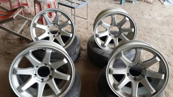 ขายล้อ ขอบ 18 กว้าง 9et  25  ขาย  7900