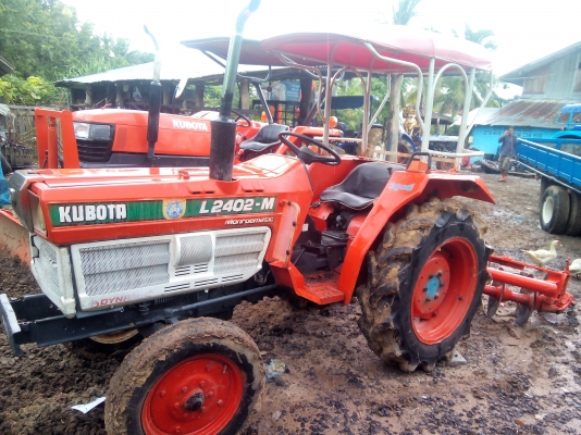 ลดสุดๆครับ ขายคูโบต้า 24 แรง สวยๆชื้ิอไปใช้ได้เลยครับ อุปกรณ์ 2 อย่าง หาง 4 ล้อ เหล็กกันจม