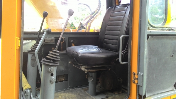 ขายรถแบคโฮ mitsubichi ms 070d เก่านอก ขายรถแบคโฮ mitsubichi ms 070d เก่านอก