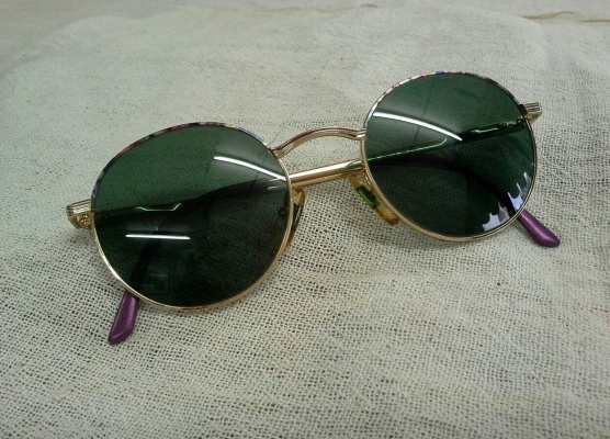 แว่นตาโลกสวย THINK PINK made in Italy