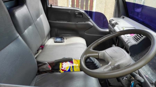 รถบรรทุกของเหลว/ Isuzu/ บรรจุได้ 5000 ลิตร หกล้อ ยาง 825 เครื่องดี ยางดี ภายในสวย ปั๊มแรง รถบรรทุกของเหลว/ Isuzu/ บรรจุได้ 5000 ลิตร หกล้อ ยาง 825 เครื่องดี ยางดี ภายในสวย ปั๊มแรง