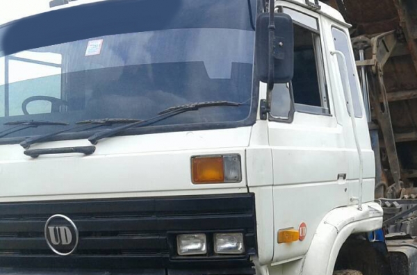 **588,000 บ.ต่อรอง/// 10ล้อ NISSAN UD-230HP 2เพลาดั้ม **ขาย NISAN DIESEL UD-230HP 10ล้อ2เพลาดั้ม พร้อมใช้งาน ราคาเบา NISSAN UD CWM430M PE6-230HP ปี39 เครื่องเดิม เกียร์เดิม 10สปีด เครื่องดี แรง แน่น เกียร์ดี ไม่หลุดครับ ช่วงล่างเดิม แน่น คัสซีดี ใหญ่ สวย