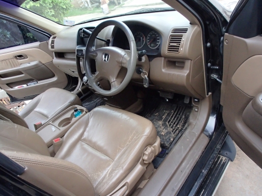 ขาย CRV 2.0 ปี 03 เครื่องดีสีสวยไม่มีชนรถบ้านแอร์CDครบยางใหม่ เบนซิน+LPGหัวฉีดโดนัด