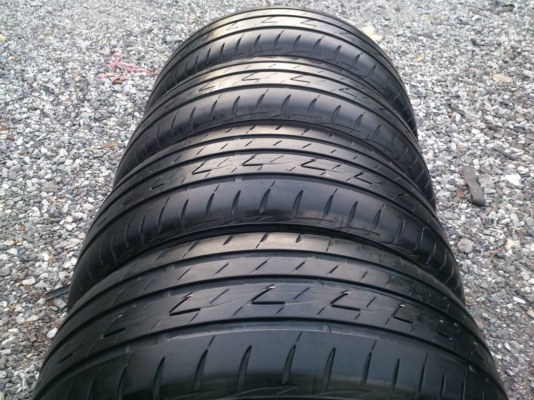 ขายยาง 205/55R16 Bridgestone Ecopia EP200 ยางสัปดาห์ที่29ปี14 ดอกยางเต็มนิ่มลึกสดเท่ากันไม่แตกลายไม่ร้าวไม่กินข้างไม่มีปะ สวยๆ จำนวน 1 ชุด