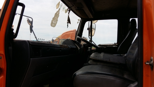 ขายด่วนครับ หัวลาก HINO 3M ราคาเบาๆครับ ซื้อแบบสบายๆ ปลดราวางจาก บริษัท ครับ ขับได้ทุกคันครับ เอกสารพร้อมโอน