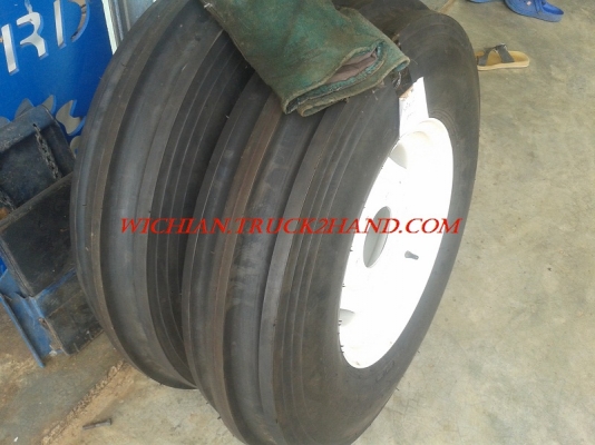 ขายยางหน้ารถไถฟอร์ดพร้อมกระทะล้อใหม่ ขนาด 7.50-16 ยี่ห้อดีสโตน ลาย3แถว พร้อมยางในใหม่ยกชุด คู่ละ8,000บาท.