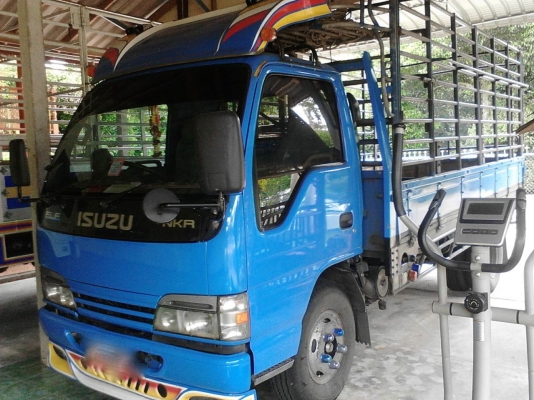 รถอีซูซู 6 ล้อรั้ว NKR 130 แรงม้า. ปี 47     สนใจติดต่อ  081 - 6079515