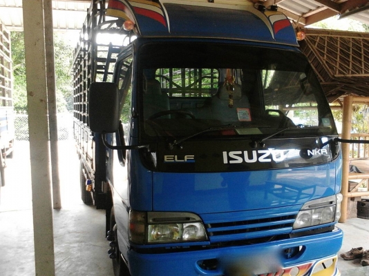 รถอีซูซู 6 ล้อรั้ว NKR 130 แรงม้า. ปี 47     สนใจติดต่อ  081 - 6079515