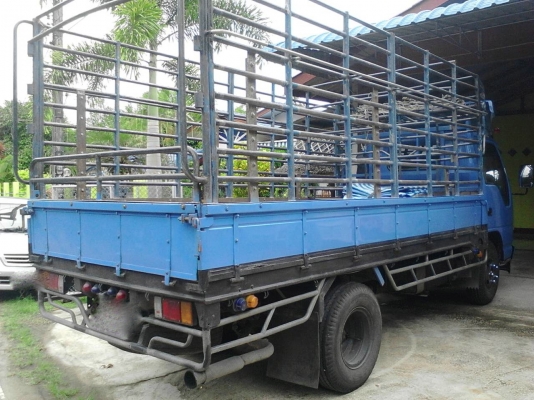 รถอีซูซู 6 ล้อรั้ว NKR 130 แรงม้า. ปี 47     สนใจติดต่อ  081 - 6079515