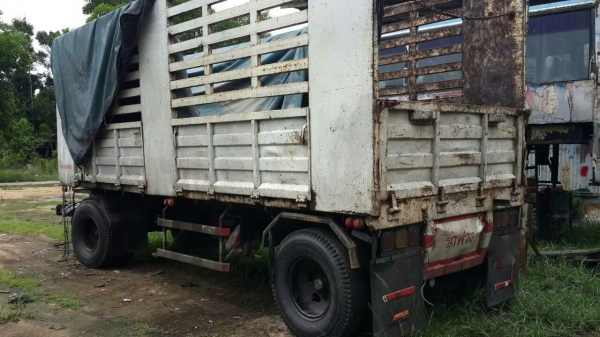 รถฮีโน่ 10 ล้อ หลังถนน FM3M  240 แรงม้า. ปี 38.  ( ขายแม่ , ลูก. )       สนใจติดต่อ  081 - 6079515