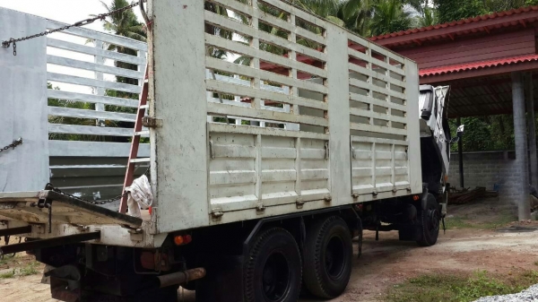 รถฮีโน่ 10 ล้อ หลังถนน FM3M  240 แรงม้า. ปี 38.  ( ขายแม่ , ลูก. )       สนใจติดต่อ  081 - 6079515