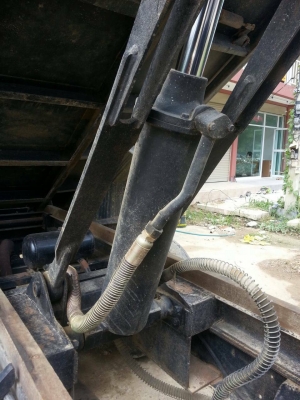 รถฮีโน่ 6 ล้อดั้ม  150 แรงม้า. ปี 46     สนใจติดต่อ  081 - 6079515