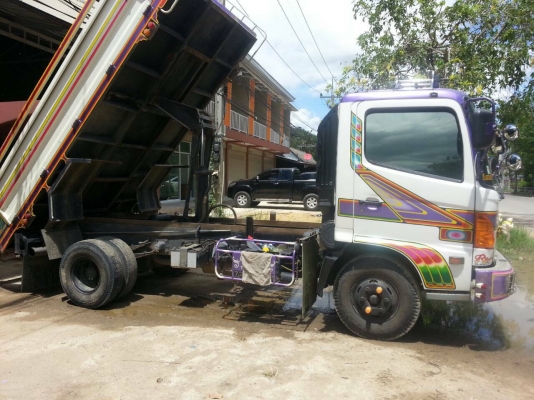 รถฮีโน่ 6 ล้อดั้ม  150 แรงม้า. ปี 46     สนใจติดต่อ  081 - 6079515