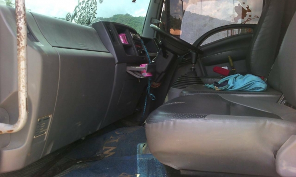 รถอีซูซุ 6 ล้อดั้ม FRR 210 แรงม้า. ปี 53.    สนใจติดต่อ  081 - 6079515