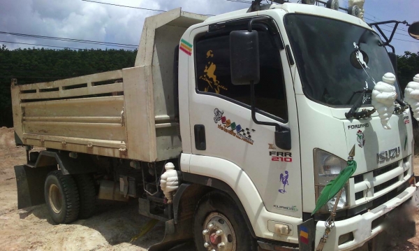รถอีซูซุ 6 ล้อดั้ม FRR 210 แรงม้า. ปี 53.    สนใจติดต่อ  081 - 6079515