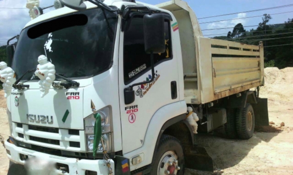 รถอีซูซุ 6 ล้อดั้ม FRR 210 แรงม้า. ปี 53.    สนใจติดต่อ  081 - 6079515