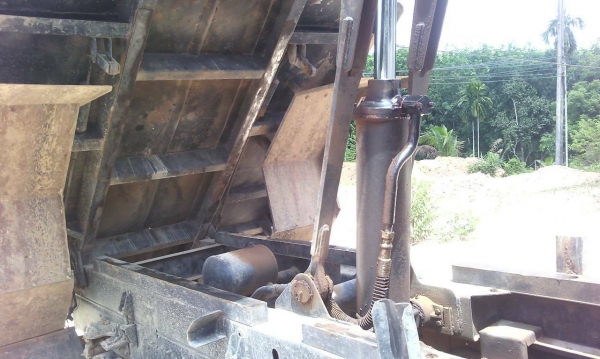 รถอีซูซุ 6 ล้อดั้ม FRR 210 แรงม้า. ปี 53.    สนใจติดต่อ  081 - 6079515