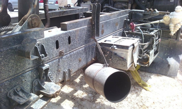 รถอีซูซุ 6 ล้อดั้ม FRR 210 แรงม้า. ปี 53.    สนใจติดต่อ  081 - 6079515