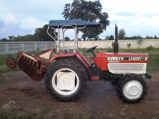 79,000 บ.ขายครับ. KUBOTA  L 2402 DT-M  (4&times;4 ) สองเพลา. สามสูบ เพาเวอร์  สวยเดิมๆ ดอกยางเต็มๆสตาร์ทติดง่าย รถดีจัดไปราคาเบาๆครับ