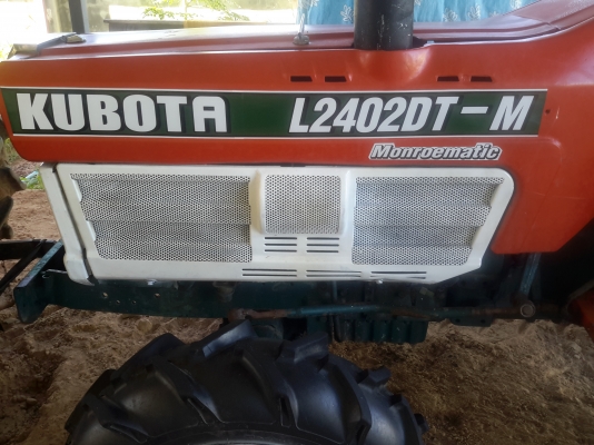 79,000 บ.ขายครับ. KUBOTA  L 2402 DT-M  (4&times;4 ) สองเพลา. สามสูบ เพาเวอร์  สวยเดิมๆ ดอกยางเต็มๆสตาร์ทติดง่าย รถดีจัดไปราคาเบาๆครับ