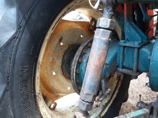 79,000 บ.ขายครับ. KUBOTA  L 2402 DT-M  (4&times;4 ) สองเพลา. สามสูบ เพาเวอร์  สวยเดิมๆ ดอกยางเต็มๆสตาร์ทติดง่าย รถดีจัดไปราคาเบาๆครับ