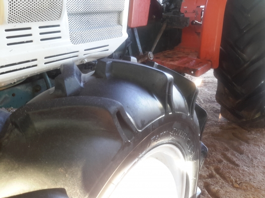 79,000 บ.ขายครับ. KUBOTA  L 2402 DT-M  (4&times;4 ) สองเพลา. สามสูบ เพาเวอร์  สวยเดิมๆ ดอกยางเต็มๆสตาร์ทติดง่าย รถดีจัดไปราคาเบาๆครับ