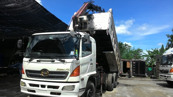 ขายรถ10 ล้อ HINO MEGA ดั๊ม พร้อม HIAB 6 ตัน เครื่องยนต์ 260 แรงม้า เพลาเดียวสนใจติดต่อคุณตุ๊กตา 089-8914921