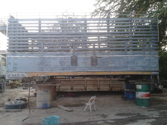 ขายคอกไม้ใส่สิบล้อ