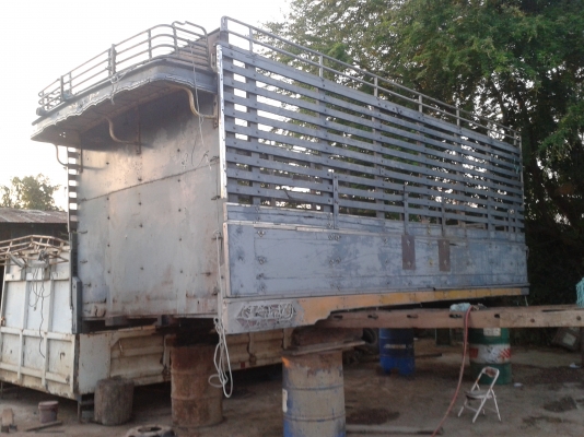 ขายคอกไม้ใส่สิบล้อ