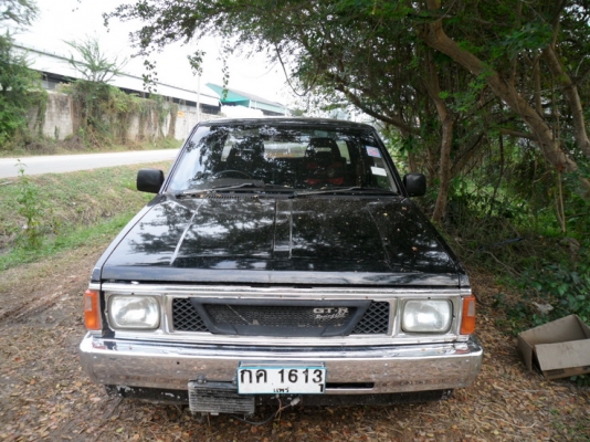 ขาย nissan BIGM 4 ประตู เครื่อง V8