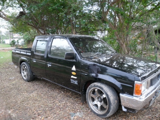 ขาย nissan BIGM 4 ประตู เครื่อง V8