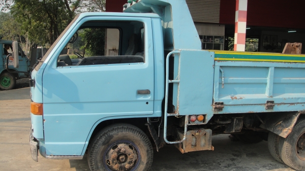 ISUZU NKR ดั๊มดิน 3คิว เครื่องดี ดั๊มดี ราคาดี รถสวยเดิมๆ