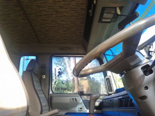 ขายรถบรรทุกสิบล้อห้องเย็น