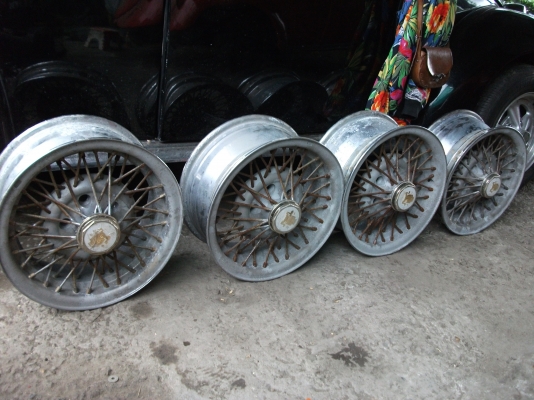 ขายแลกอาปาเช่ 60 ปะผุเรียบร้อย (แถมต่างจังหวัดช่วยค่ารถยกครึ่งหนึ่ง-ในกรุงเทพฟรีครับ) ของแถมเยอะครับ (ไม่มีเบาะ-ไม่คัสซี-ไม่มีกระจกหน้าหลังครับ) ตามรูปครับ