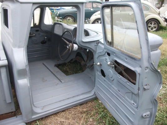 ขายแลกอาปาเช่ 60 ปะผุเรียบร้อย (แถมต่างจังหวัดช่วยค่ารถยกครึ่งหนึ่ง-ในกรุงเทพฟรีครับ) ของแถมเยอะครับ (ไม่มีเบาะ-ไม่คัสซี-ไม่มีกระจกหน้าหลังครับ) ตามรูปครับ