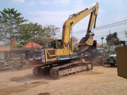 ขายด่วน..รถขุด KOMATSU PC200-3-311xx  รถสวย ทรงดี คัสซีสวย ปั้มดี ขุดแรง ได้งานไว เครื่องแรง แน่น ประหยัดสุดคุ้ม.