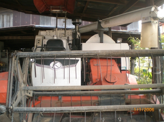 รถเกี่ยวข้าว คูโบต้า รถเกี่ยวข้าว คูโบต้า