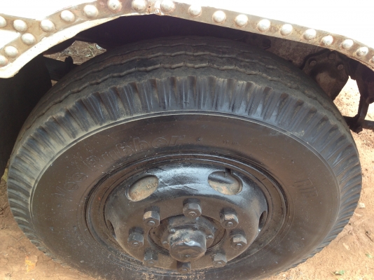 HINO KT920 - 168 HP EH700 รถหางปลาสิบล้อเพลาเดียว ใช้ลาก PC 200 ได้เลยครับ เครื่องแรงดีมาก หัวเก๋งสีสันสวยไม่มีผุเลย พวงมาลัยเพาเวอร์ ช่วงล่างแน่นคัชซีสวยไม่มีแตกบวม ยางสภาพดีพร้อมลากพร้อมบรรทุกได้เลย เอกสารทะเบียนครบพร้อมโอน ราคาต่อรองได้ครับ