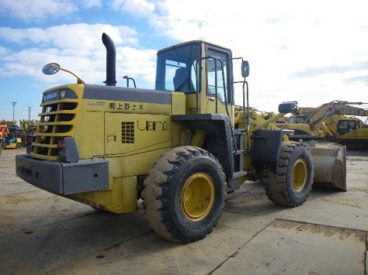 WA350-3-50519KOMATSUตอนนี้รถจอดที่(CSนวนคร)ครับ