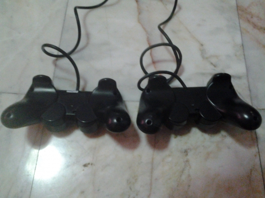 ขายเกมส์play2ของครบพร้อมเล่นครับ