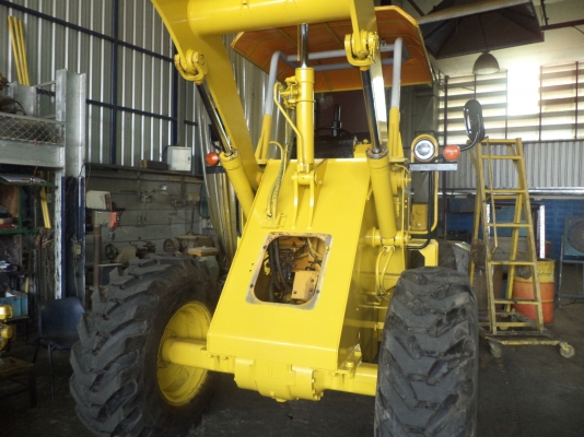 510-17015รถตักKOMATSUตอนนี้รถจอดที่(CSนวนคร)ครับ