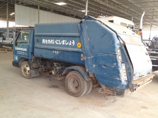 ขายรถเก็บขยะนำเข้าจากญี่ปุ่นสภาพดีพร้อมใช้ เครื่อง 4HG1 129แรงม้า มีทะเบียนครับ