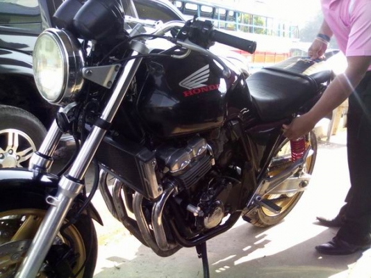 ขายCB400 ปี93 อินวอย+สรรพสามิต 65,000 รถอยู่สุรินทร์ครับ