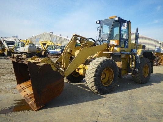 WA300-1-31056 รถตักKOMATSUจากญี่ปุ่นครับถึงไทยเร็วๆนี้ครับ