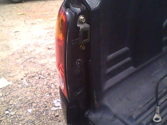 กะบะยกลงไทตัน