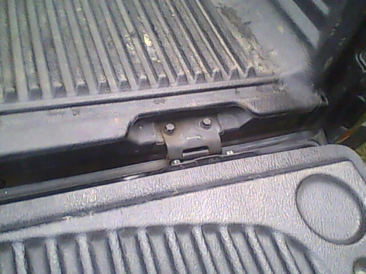 กะบะยกลงไทตัน